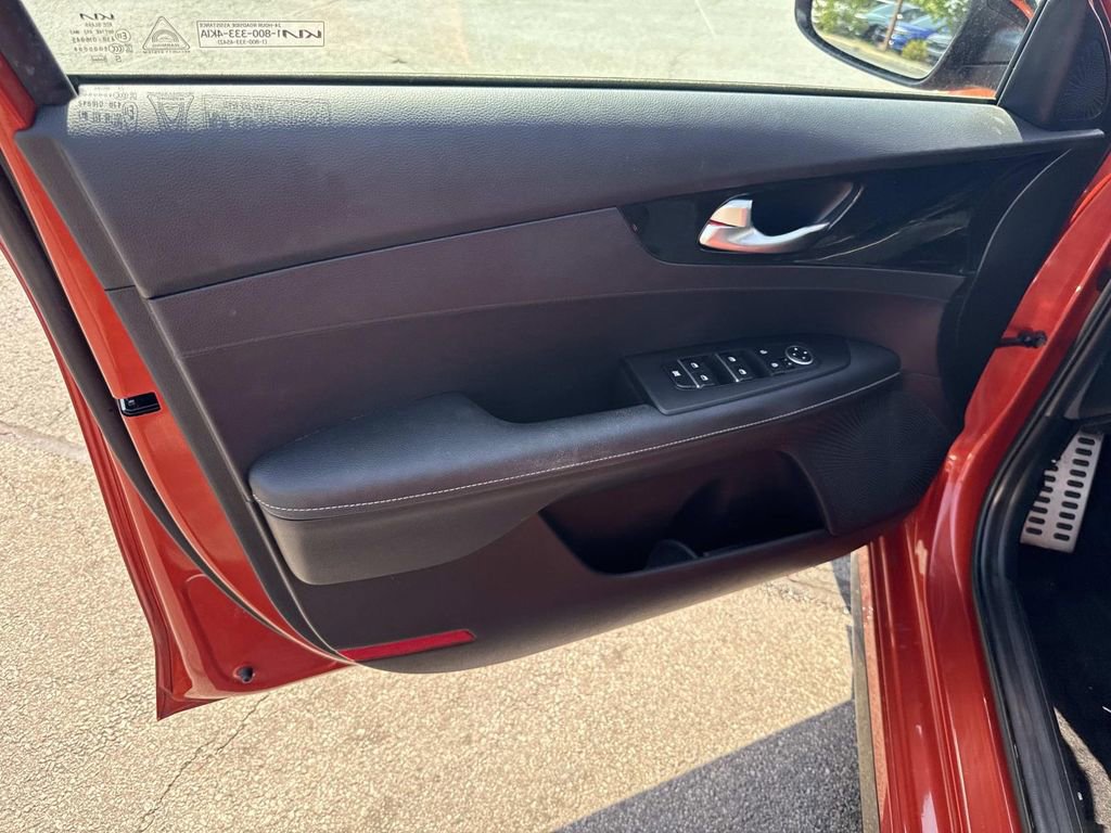 Used 2023 Kia Forte GT-Line w/ GT-Line Technology Package FWD image 17