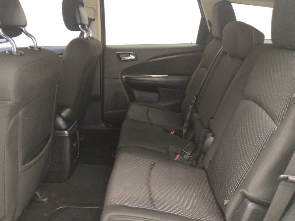 Used 2019 Dodge Journey SE w/ Connectivity Group FWD image 18