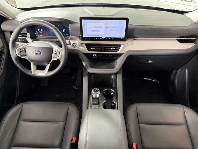 Used 2026 Ford Explorer Active w/ Active Comfort Package RWD image 2