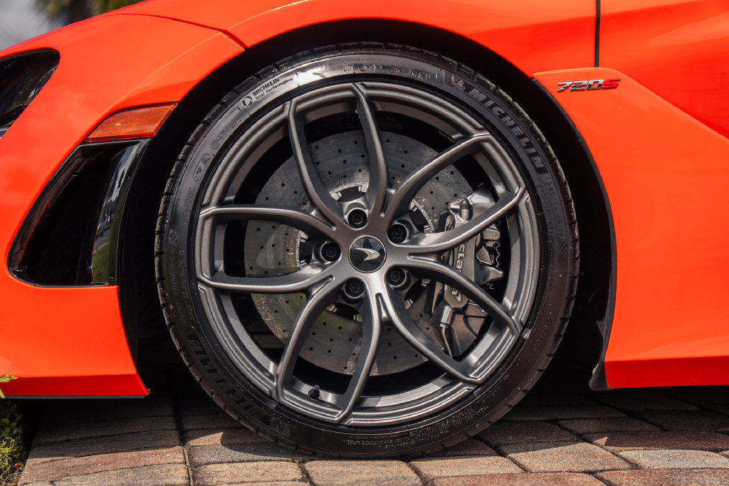 Used 2021 McLaren 720S Performance RWD image 16