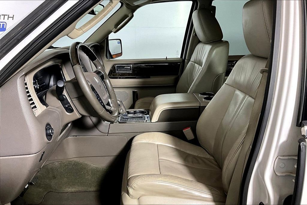 Used 2016 Lincoln Navigator Select image 20