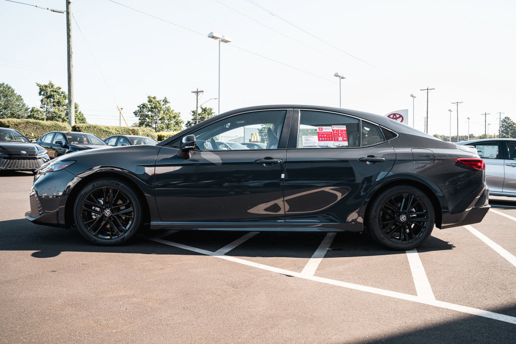 New 2026 Toyota Camry SE FWD image 4
