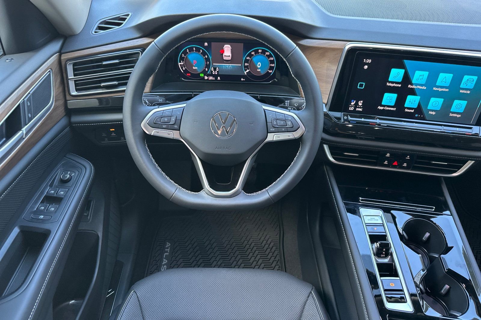 New 2026 Volkswagen Atlas SE image 13