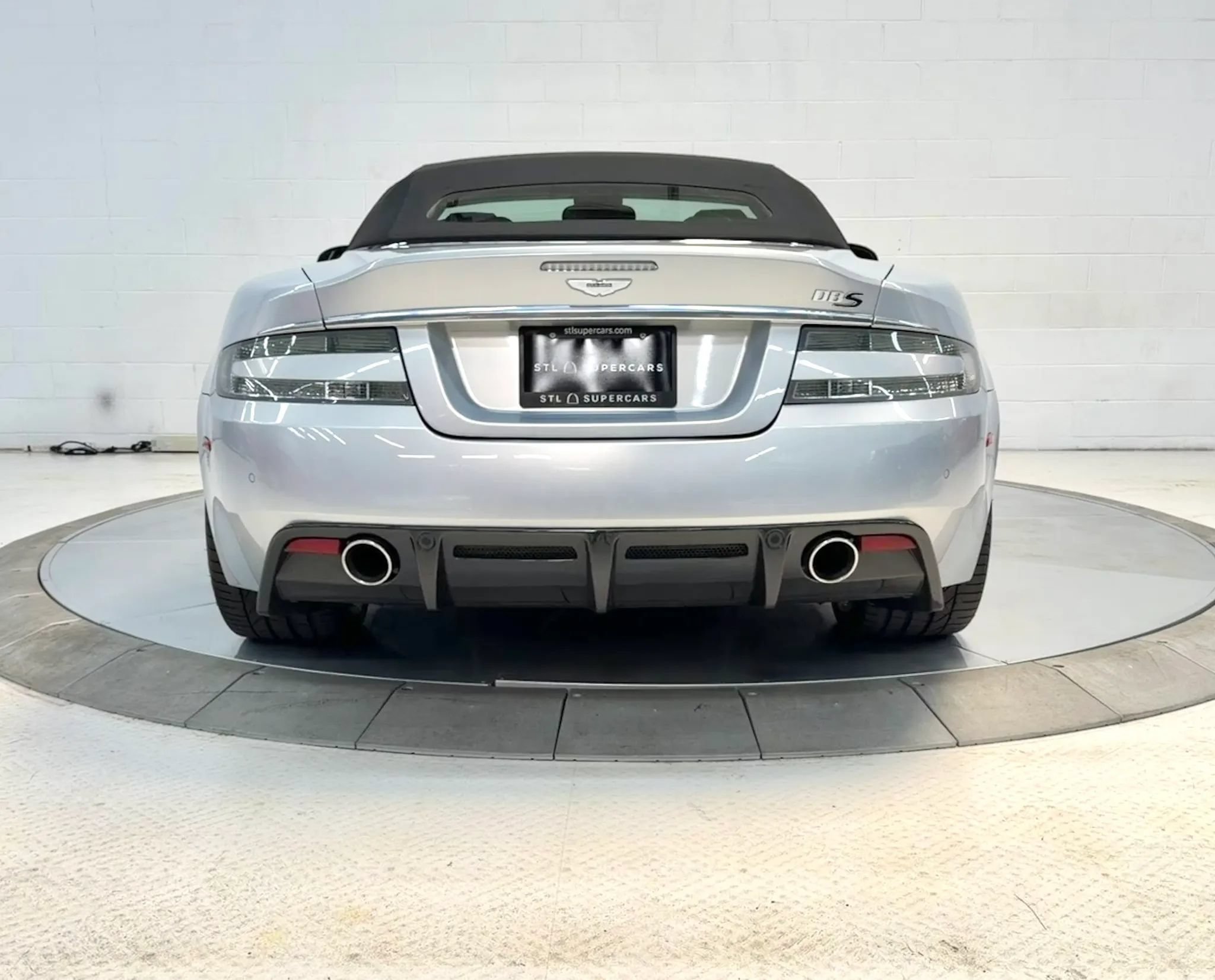 Used 2012 Aston Martin DBS Volante RWD image 11
