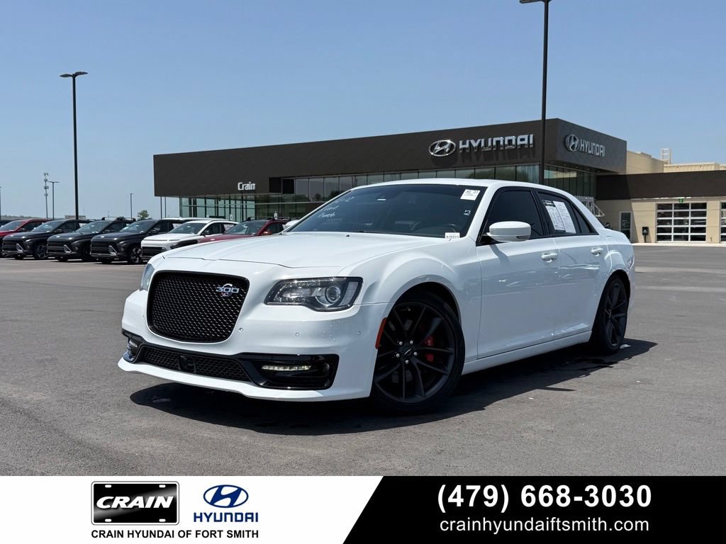 Used 2023 Chrysler 300 C RWD video 1