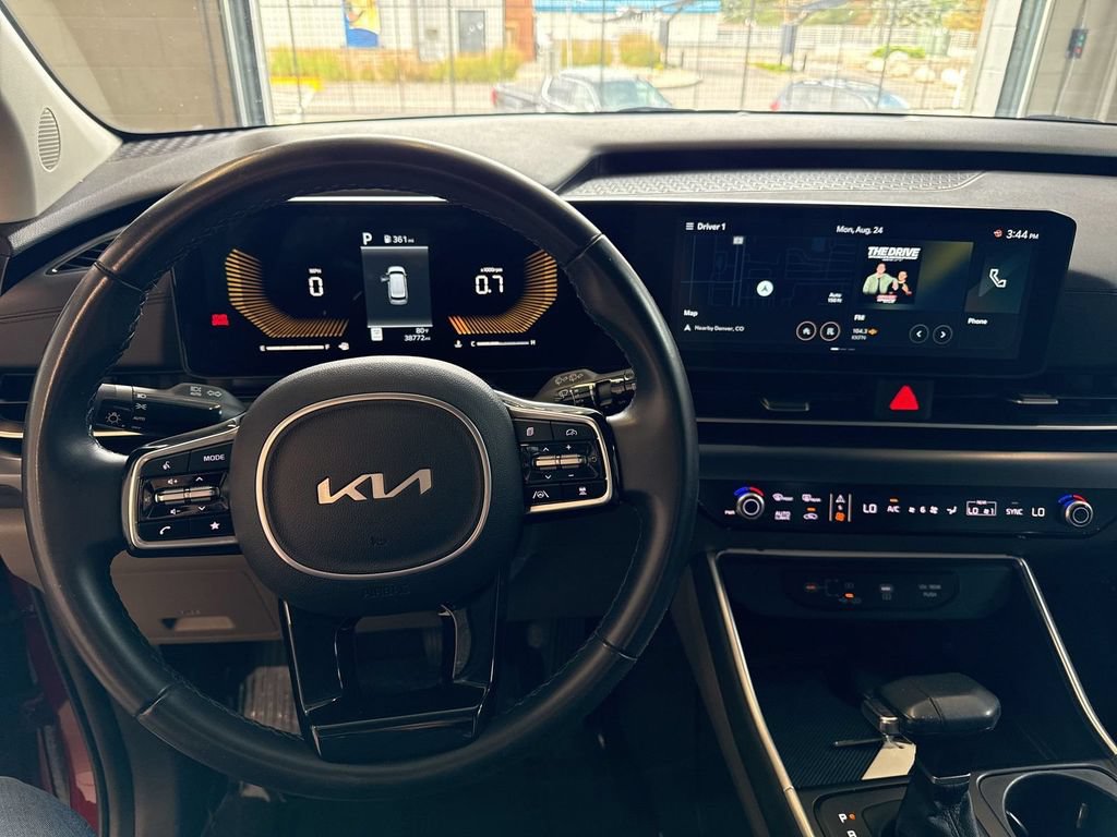 Certified 2025 Kia Carnival FWD image 20