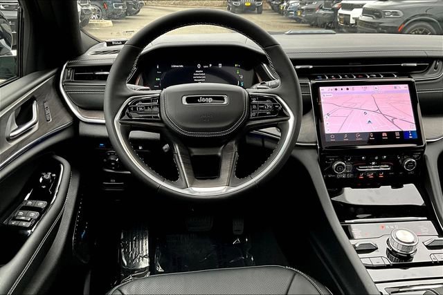 New 2025 Jeep Grand Cherokee Overland AWD/4WD image 17
