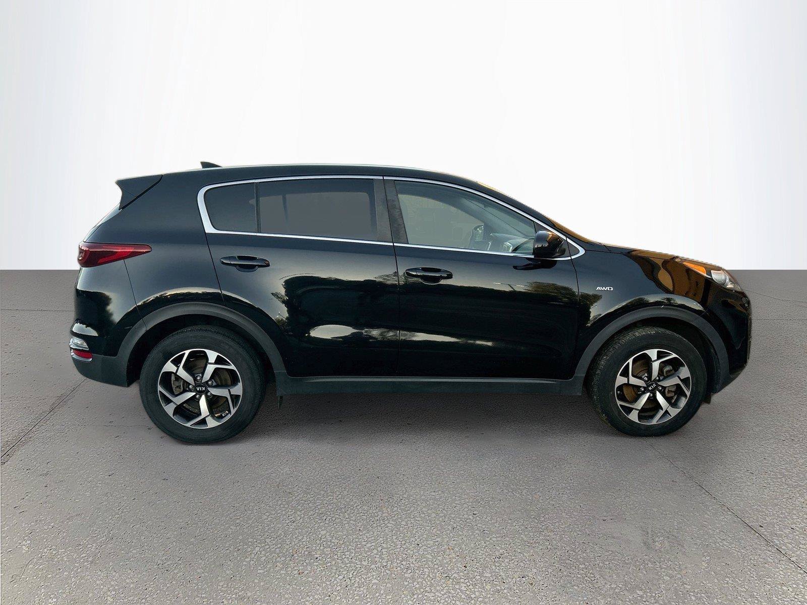 Used 2020 Kia Sportage LX AWD/4WD image 3