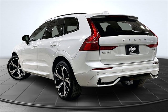 Certified 2023 Volvo XC60 B5 Ultimate w/ Climate Package image 14