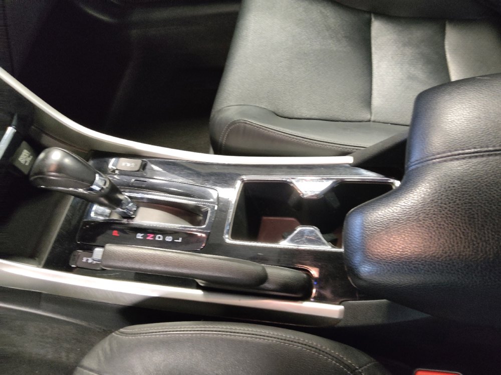 Used 2017 Honda Accord EX-L image 26
