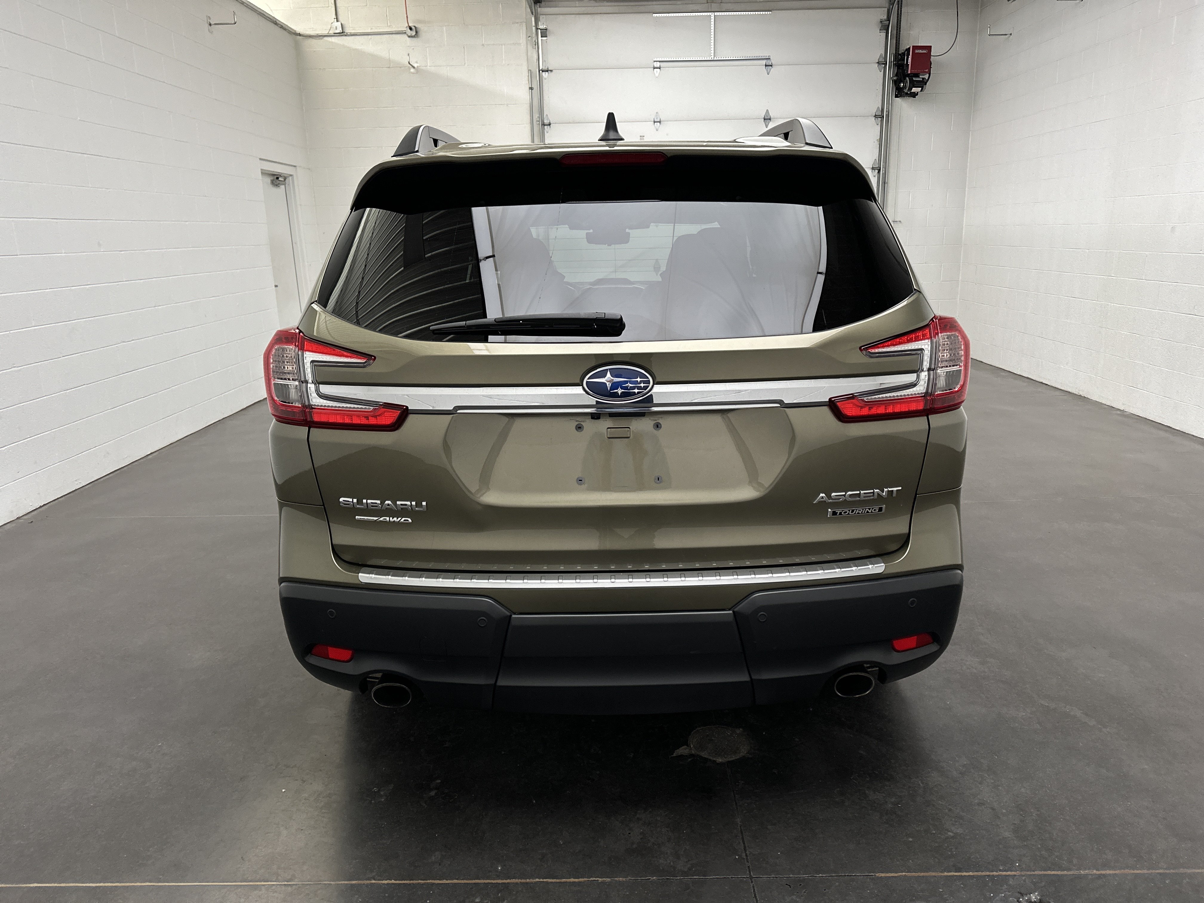 Used 2023 Subaru Ascent Touring AWD/4WD image 8