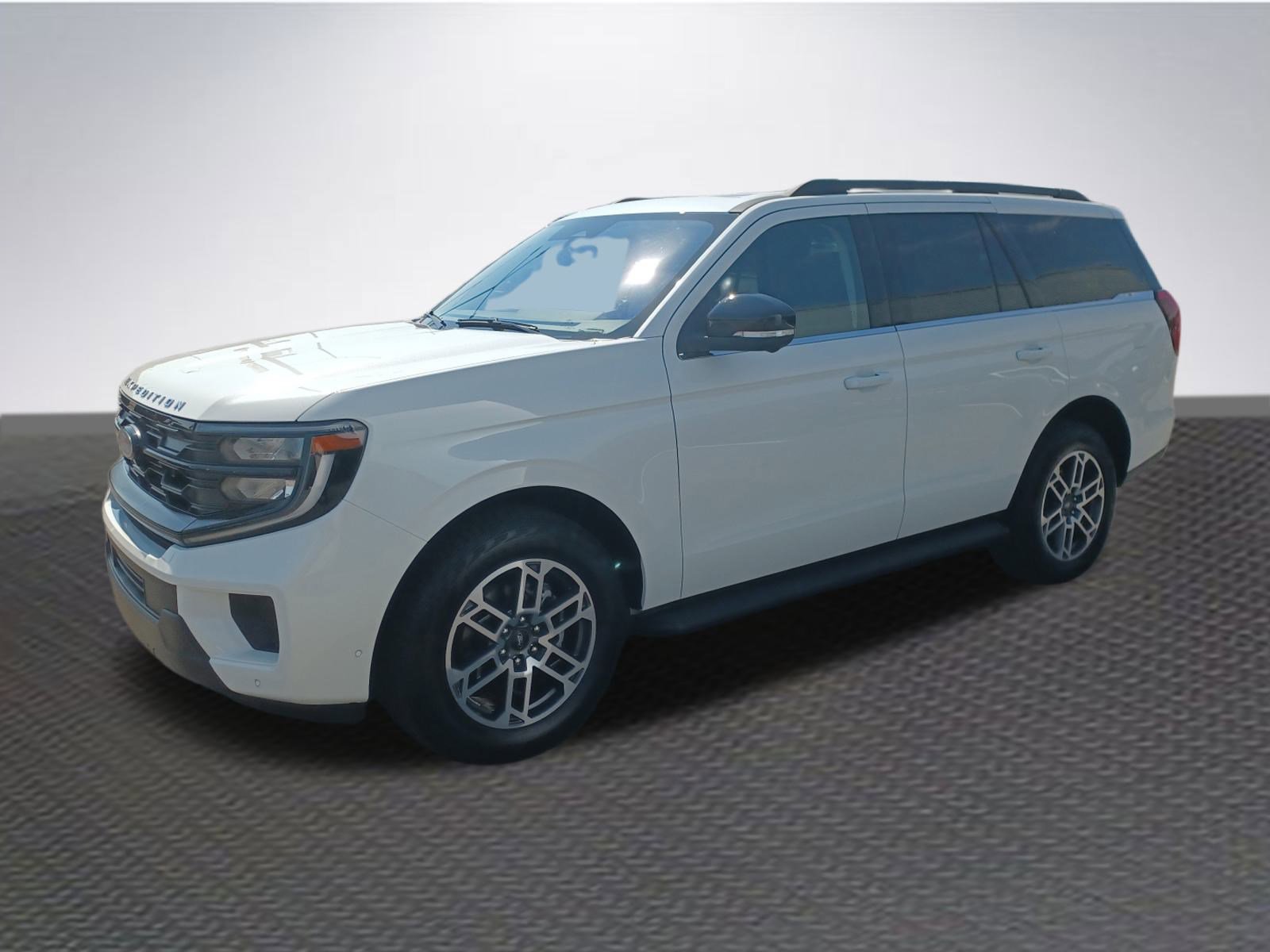 New 2025 Ford Expedition Active image 2