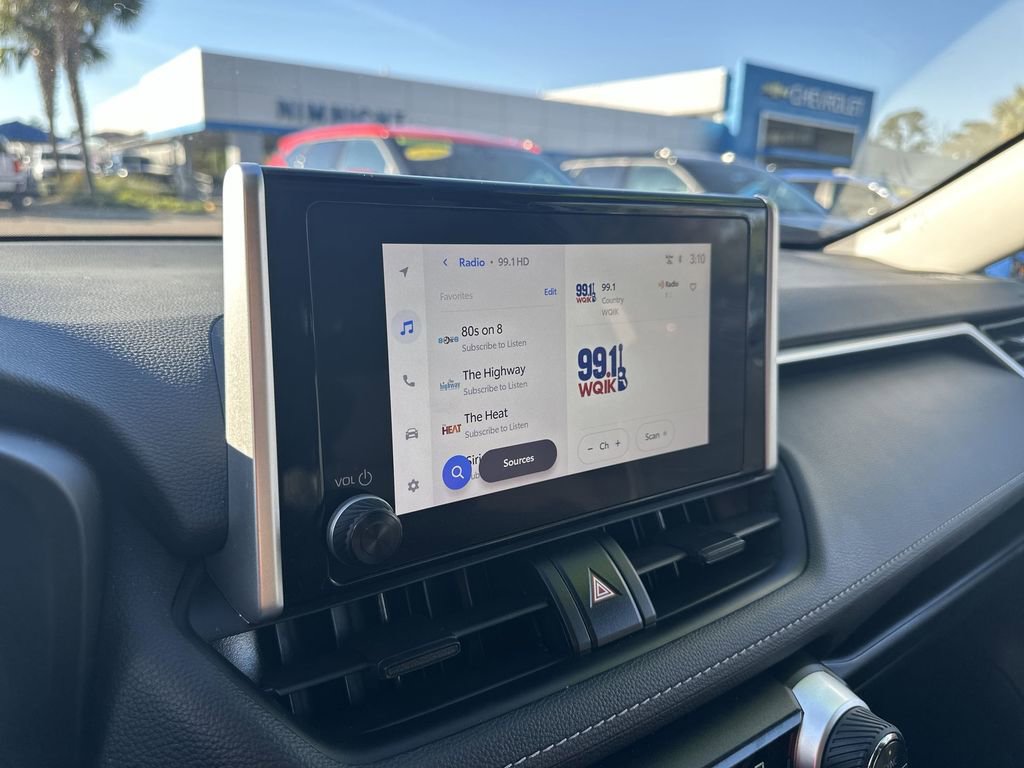 Used 2025 Toyota RAV4 XLE image 25