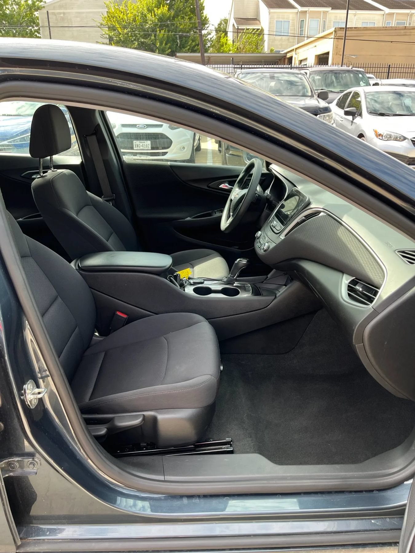 Used 2020 Chevrolet Malibu LS FWD image 32