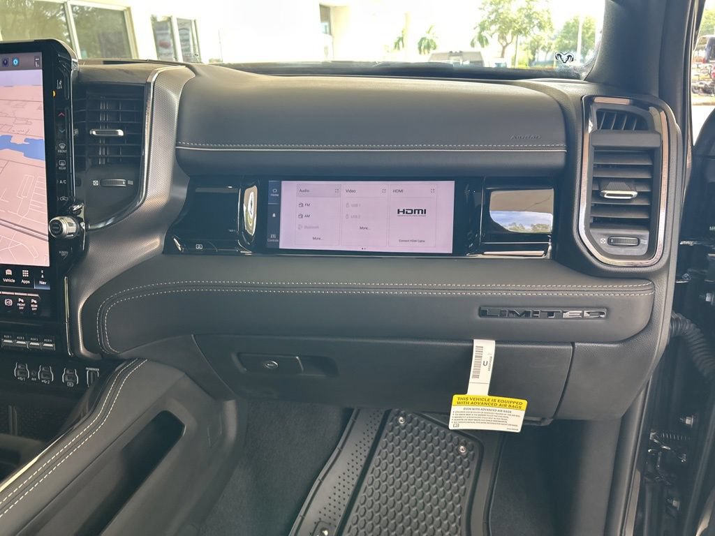 Used 2025 RAM 2500 Limited AWD/4WD image 36