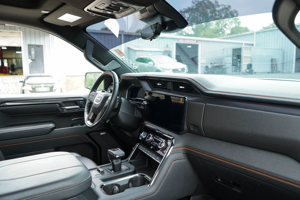 Used 2024 GMC Sierra 1500 AT4 w/ Technology Package AWD/4WD image 14