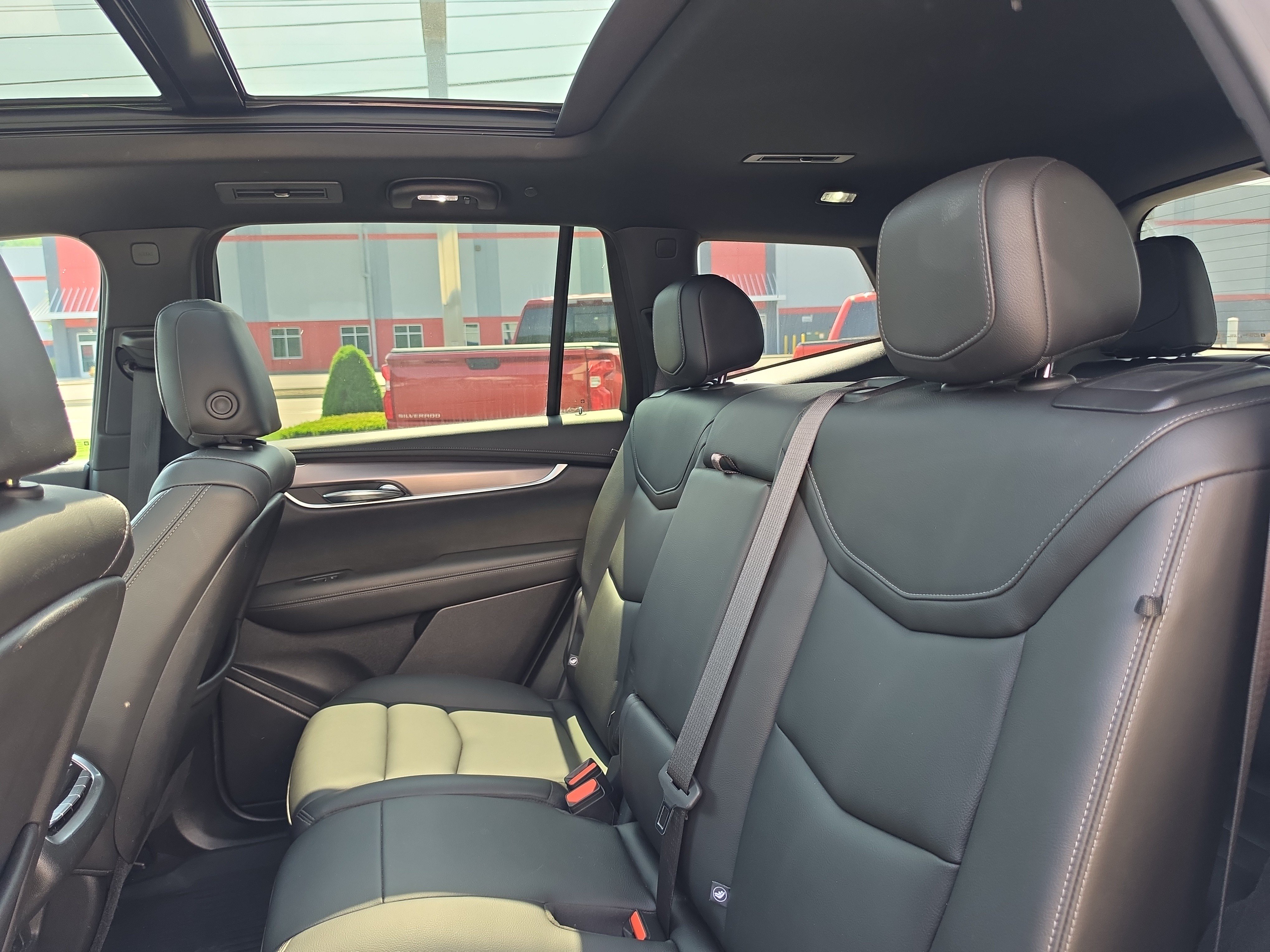 Used 2024 Cadillac XT6 Luxury w/ LPO, Floor Liner Package AWD/4WD image 14