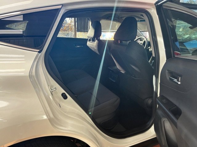 Used 2021 Toyota Venza LE w/ Carpet Mat Package (TMS) image 32