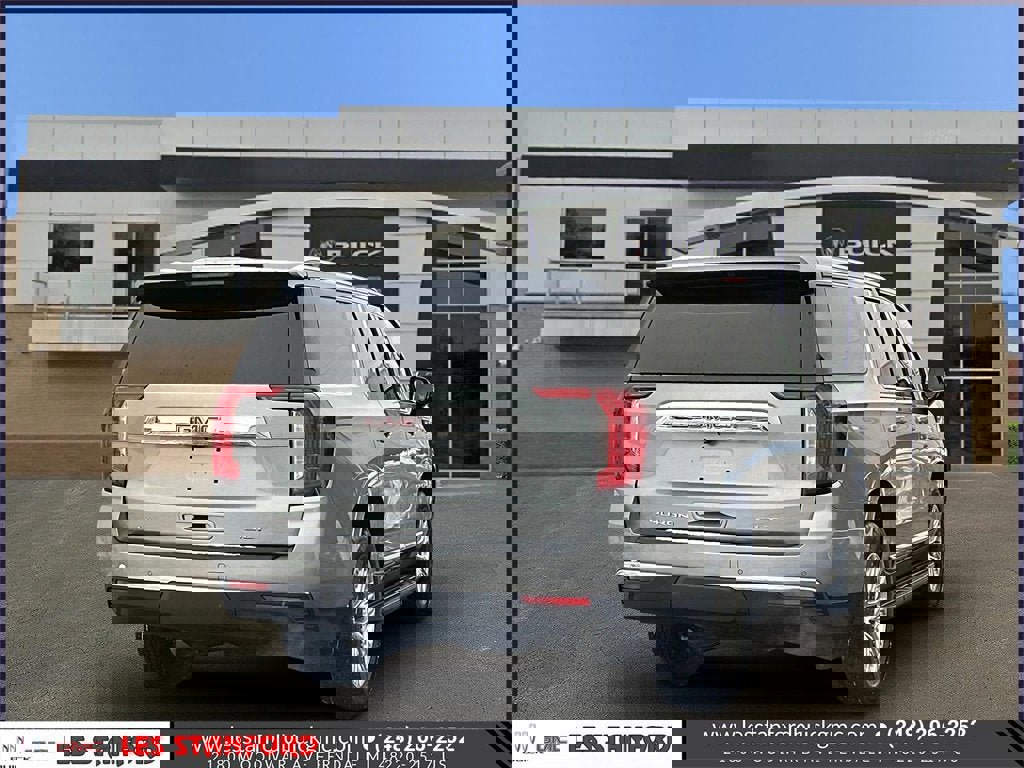 Used 2024 GMC Yukon XL SLT w/ SLT Premium Package image 6