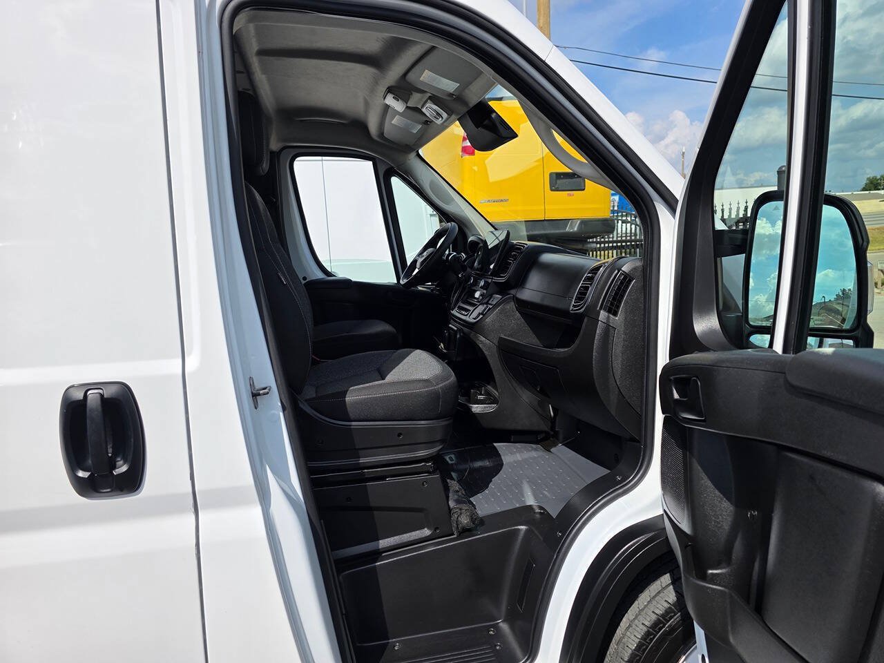 Used 2023 RAM ProMaster 3500 w/ Driver Convenience Group FWD image 15