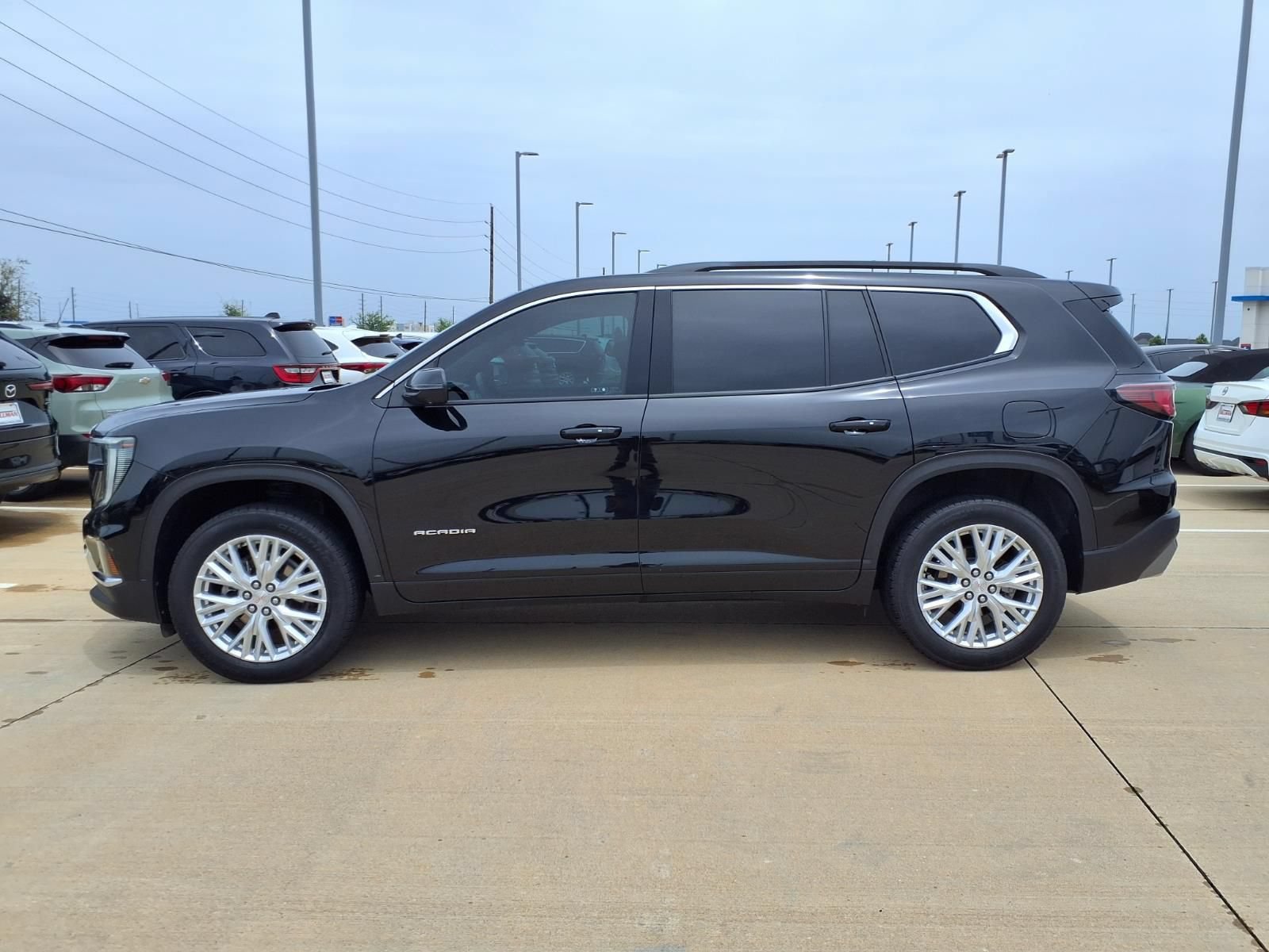 Used 2025 GMC Acadia Elevation w/ Elevation Premium Package FWD image 3