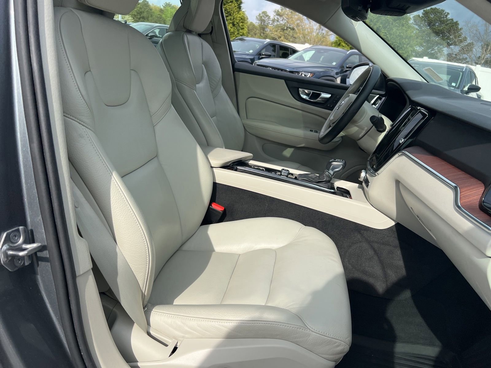 Used 2021 Volvo S60 T5 Momentum w/ Protection Package Premier image 35