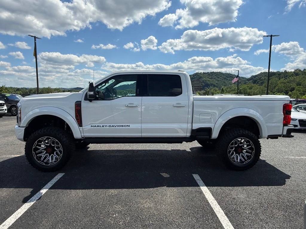New 2026 Ford F250 Lariat w/ Black Appearance Package AWD/4WD image 2