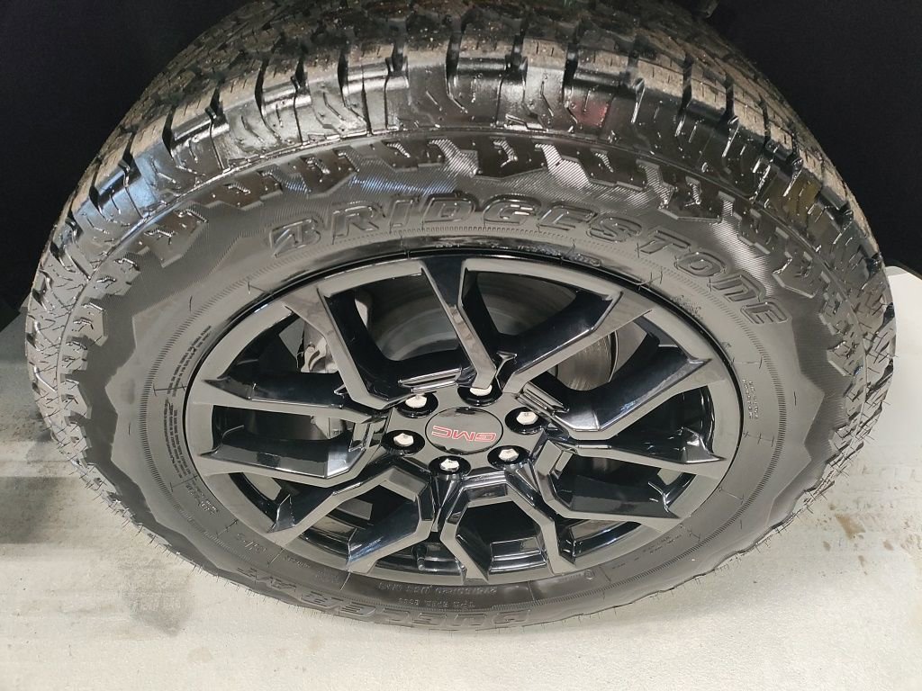 New 2026 GMC Canyon Elevation w/ Convenience Package image 4