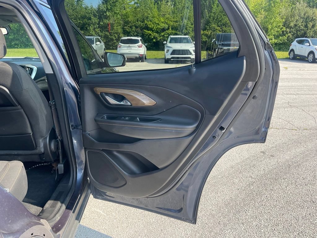 Used 2018 GMC Terrain SLE w/ Driver Convenience Package AWD/4WD image 17
