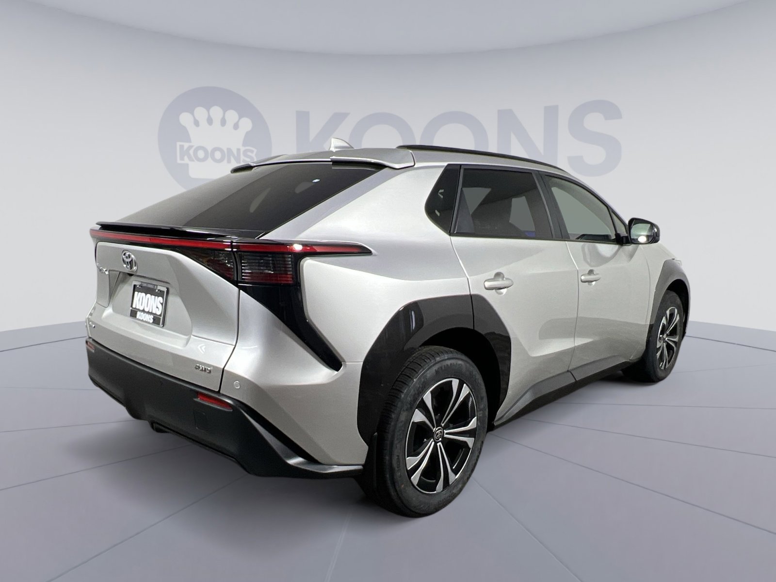 Used 2024 Toyota bZ4X XLE w/ Weather Package image 7