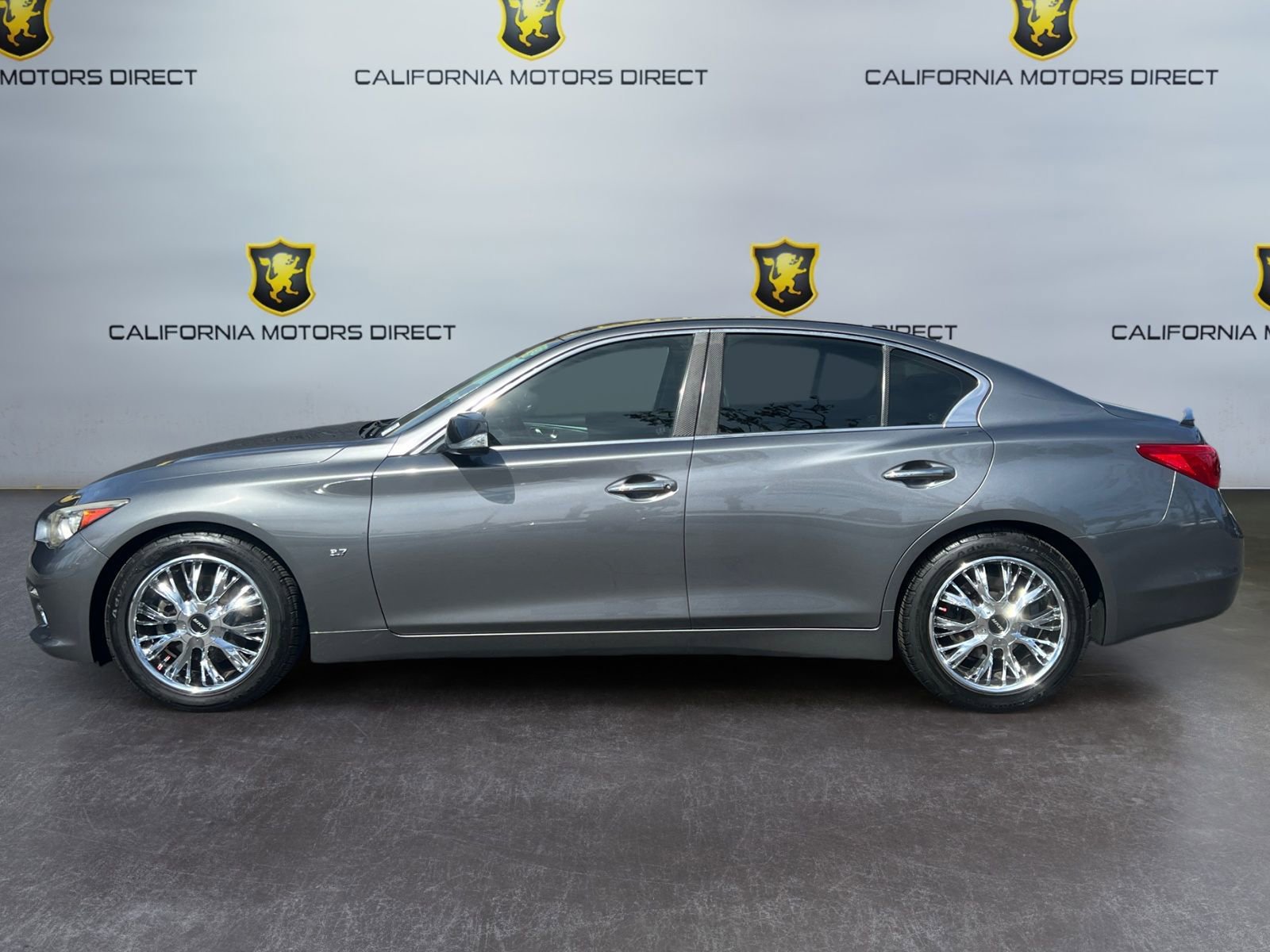 Used 2015 INFINITI Q50 RWD image 2