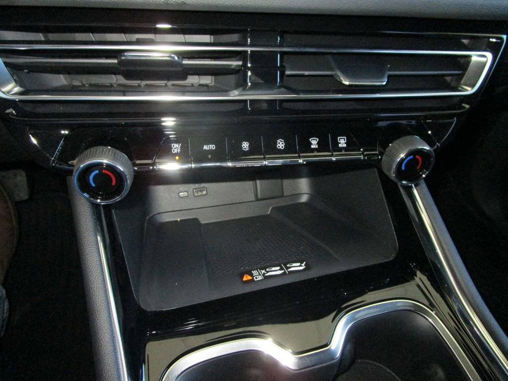 New 2026 Chevrolet Traverse High Country image 33