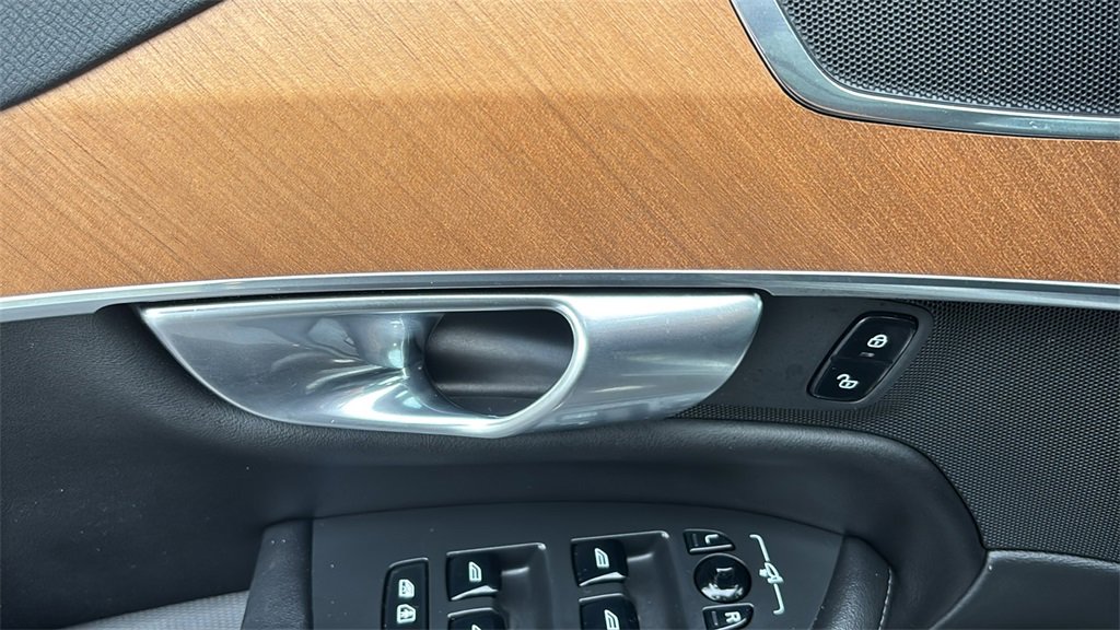 Certified 2023 Volvo XC90 B6 Core w/ Climate Package image 13