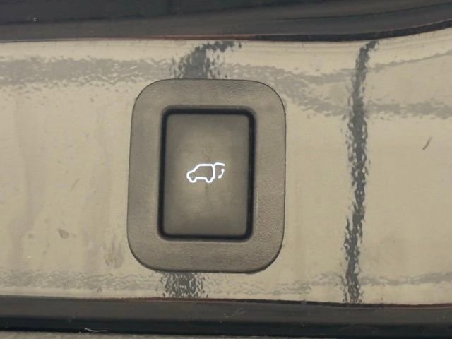 Used 2019 Toyota Highlander SE image 9