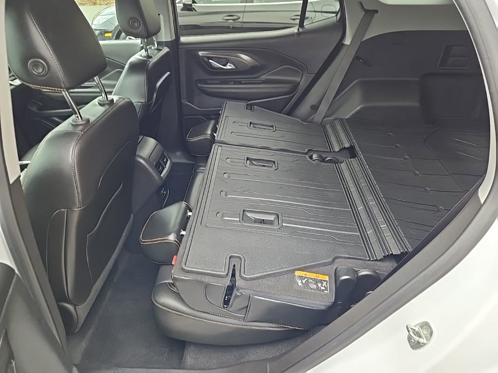 Used 2021 GMC Terrain SLT w/ LPO, Floor Liner Package image 47