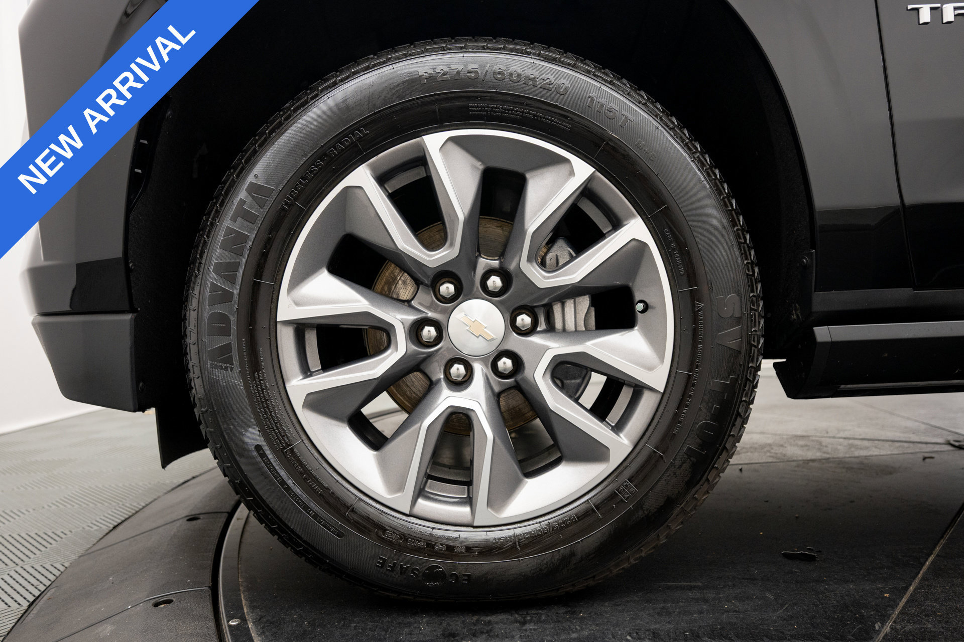 Used 2023 Chevrolet Tahoe Premier AWD/4WD image 27