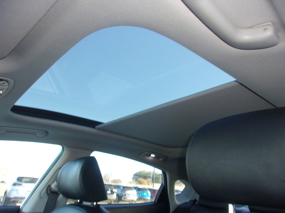 Used 2018 Kia Cadenza Technology image 13