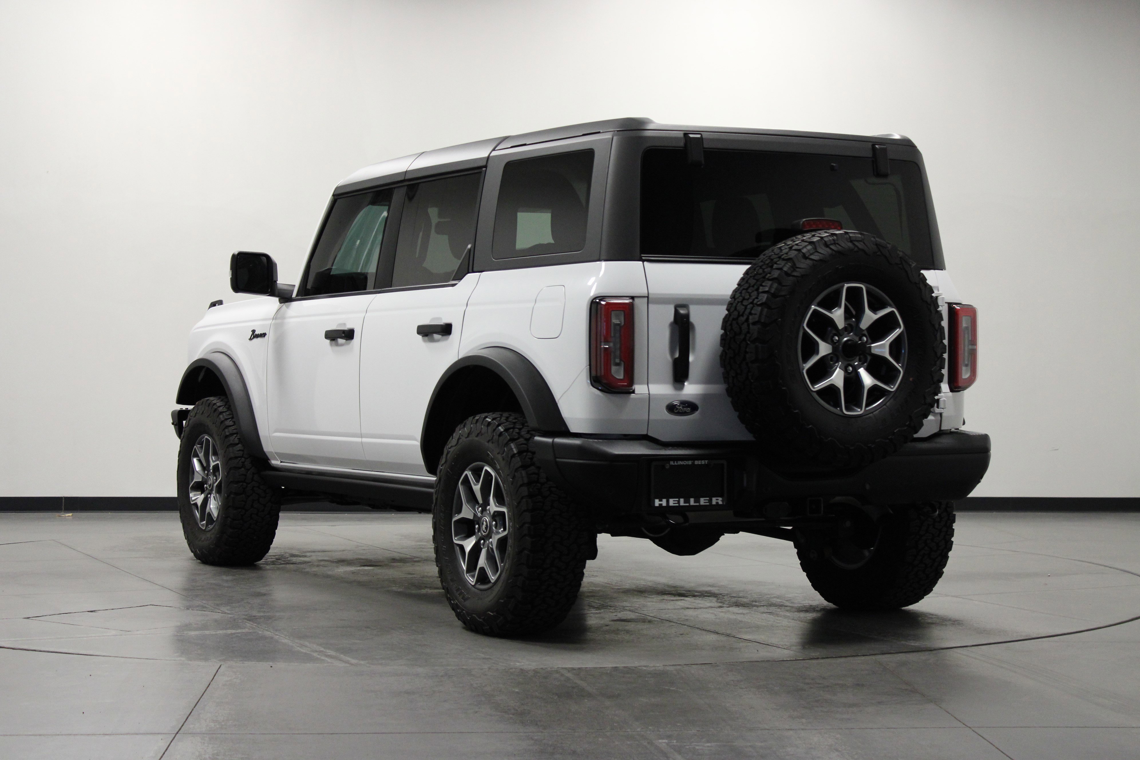 Used 2024 Ford Bronco Badlands image 6