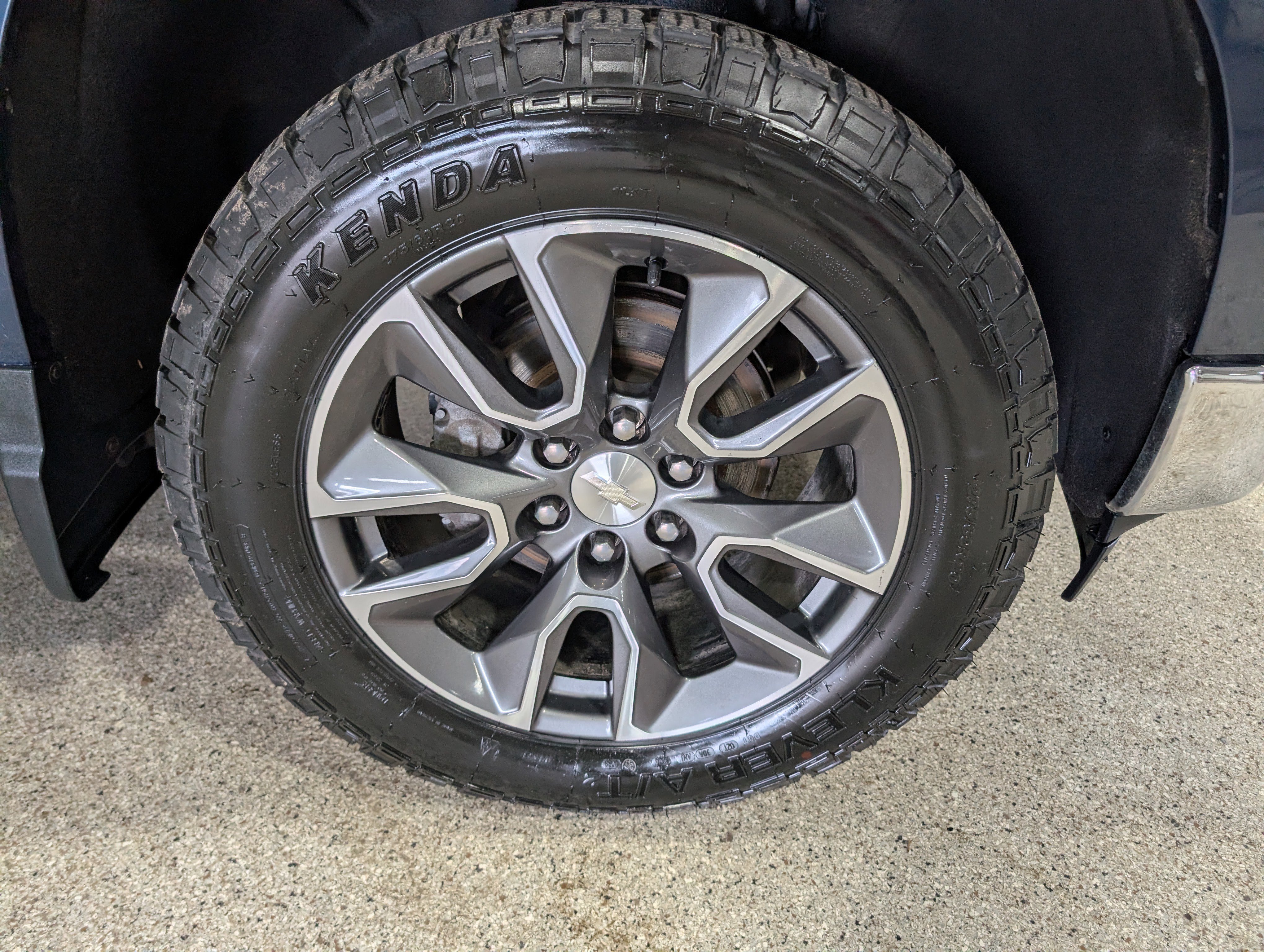Used 2022 Chevrolet Silverado 1500 LT AWD/4WD image 14