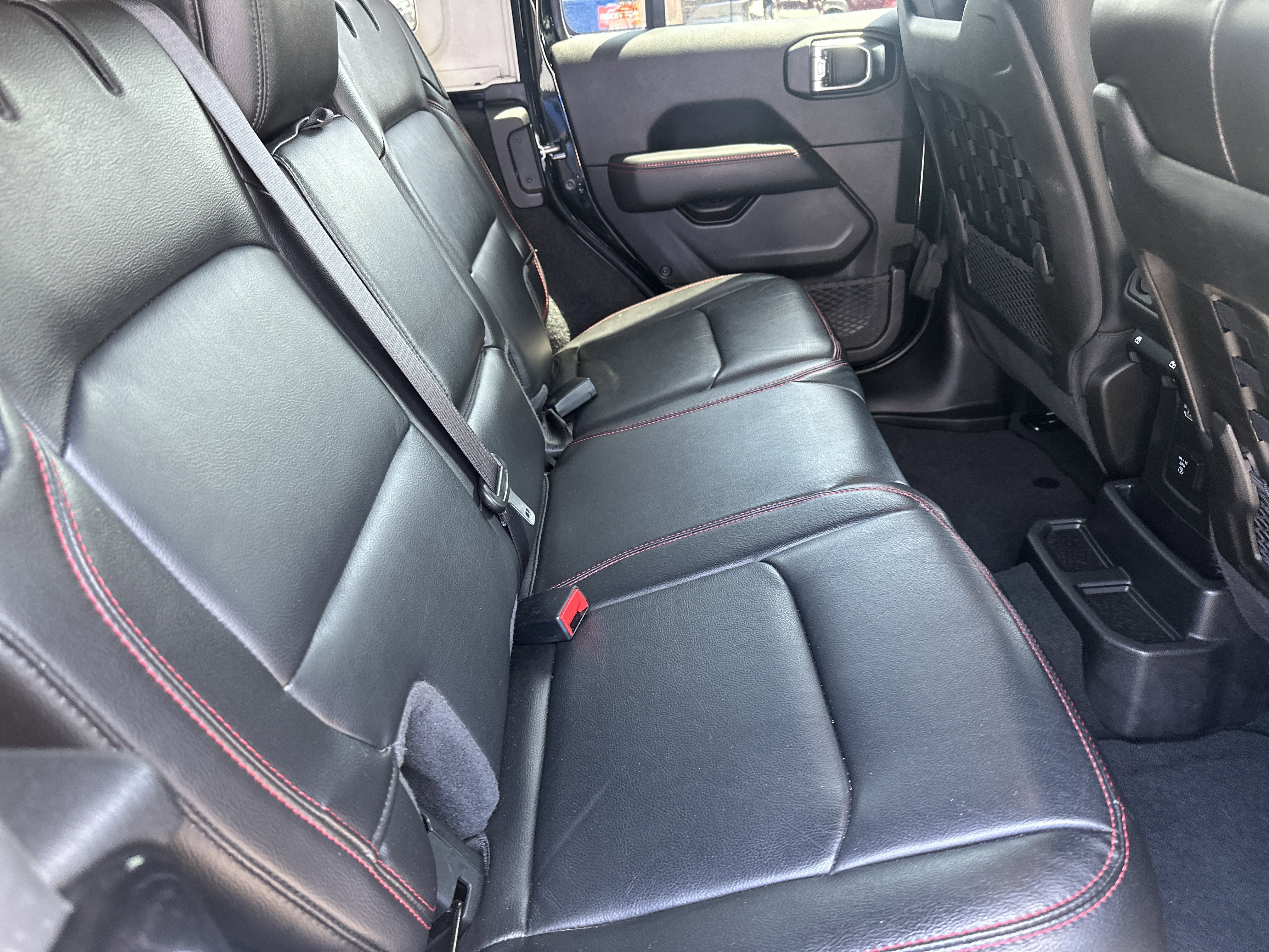 Used 2023 Jeep Wrangler Unlimited Rubicon w/ LED Lighting Group AWD/4WD image 30
