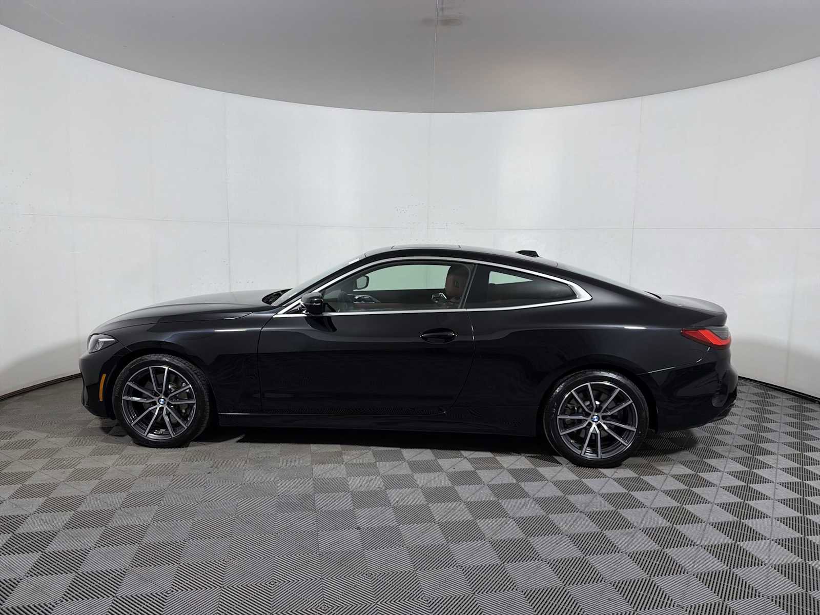 Used 2025 BMW 430i xDrive Coupe w/ Convenience Package image 4