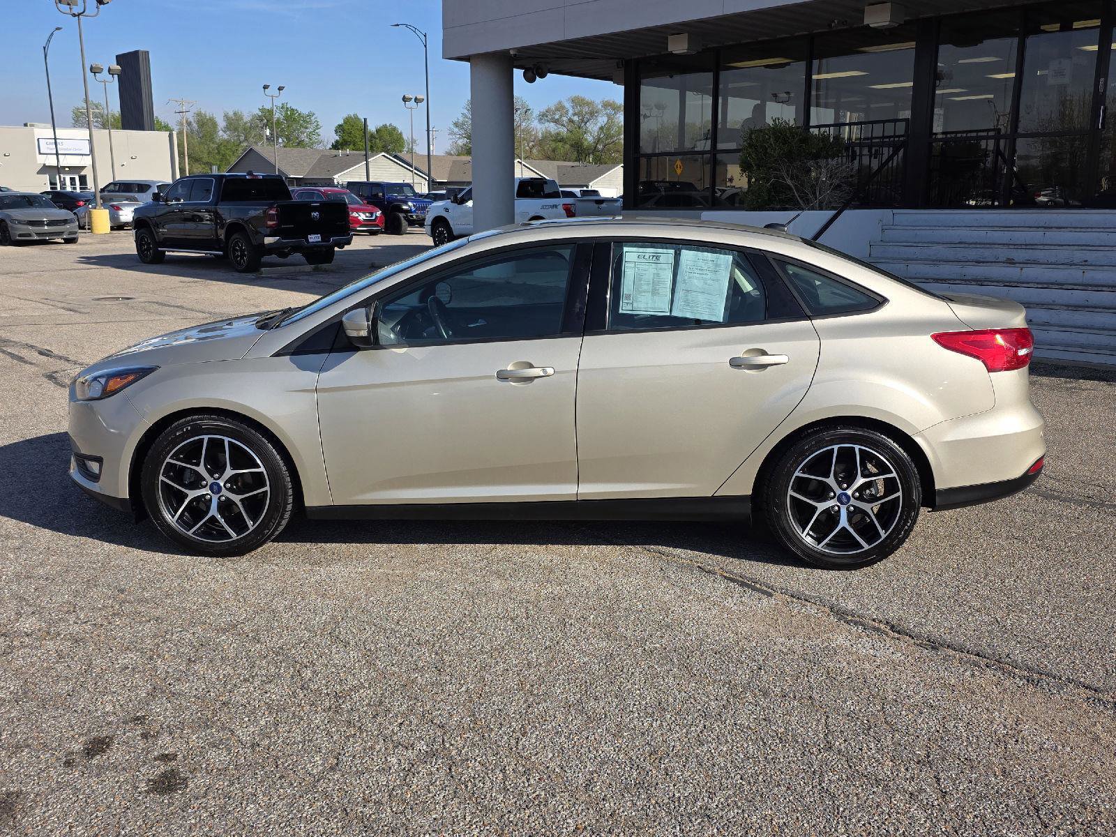 Used 2018 Ford Focus SEL w/ Cold Weather Package image 8