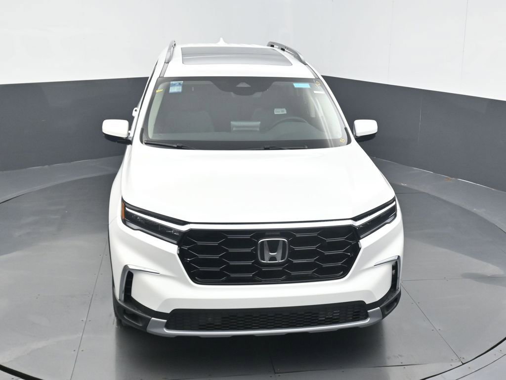 New 2025 Honda Pilot Touring image 6