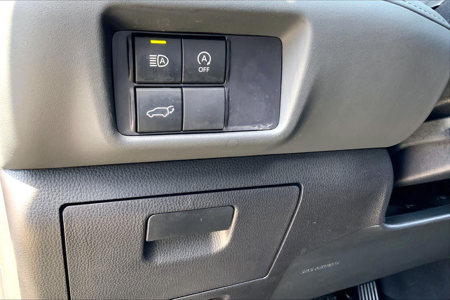 Used 2025 Toyota Highlander XSE AWD/4WD image 35