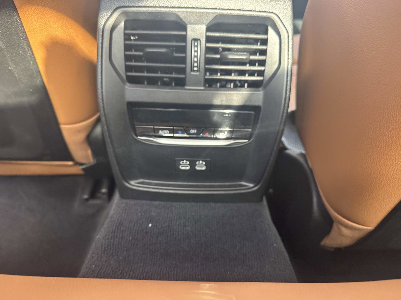 Certified 2025 BMW 330i 330i w/ Convenience Package image 16