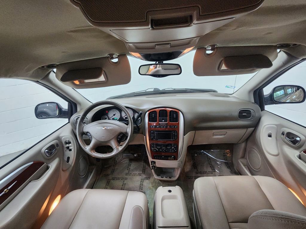 Used 2006 Chrysler Town & Country Limited w/ Trailer Tow Prep Group FWD image 21