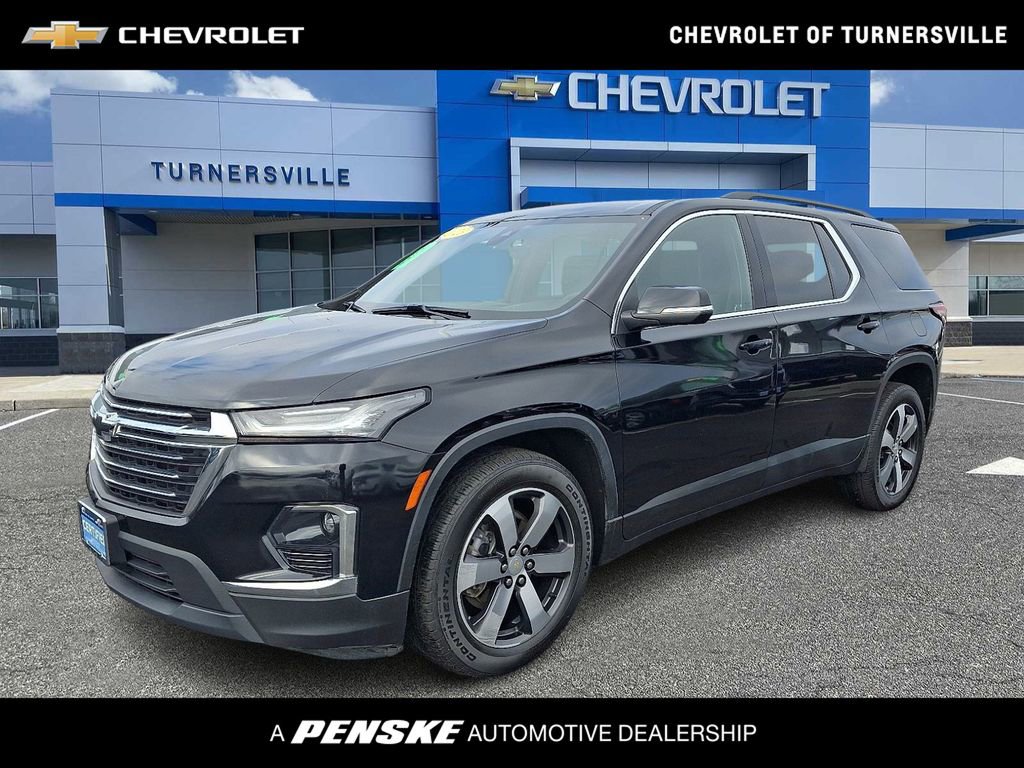 Certified 2023 Chevrolet Traverse LT w/ LT Premium Package image 1