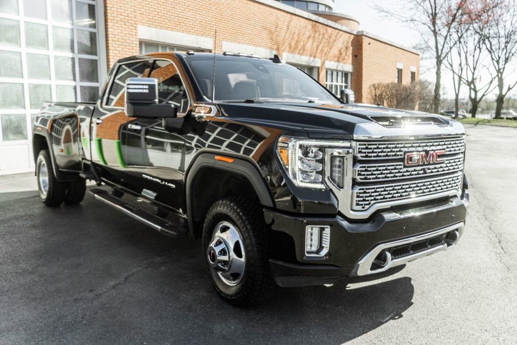 Used 2023 GMC Sierra 3500 Denali w/ Denali Ultimate Package image 7