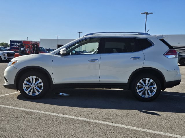 Used 2016 Nissan Rogue SV AWD/4WD image 4