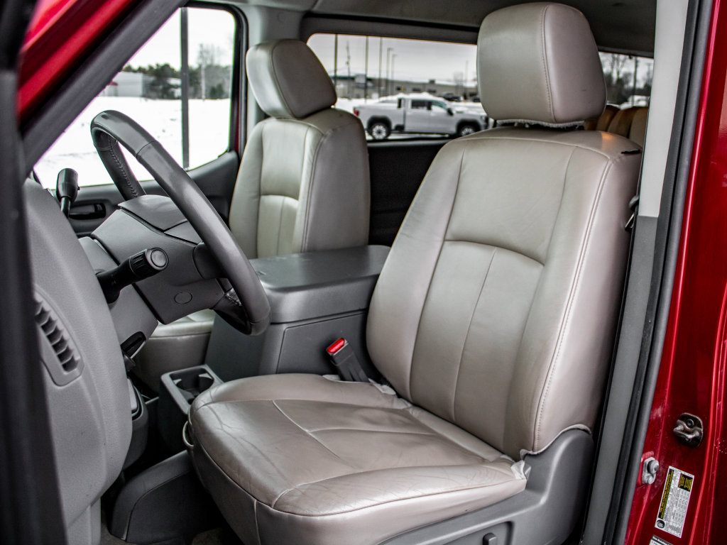 Used 2017 Nissan NV 3500 SL image 15